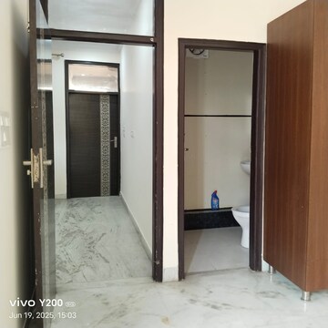 Room in 2.5 BHK Builder Floor at Settlers India, Sector 57 – for Rent