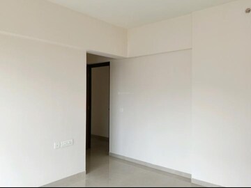 Room in 3 BHK Apartment at Piramal Vaikunth Vraj, Balkum Pada – for Rent