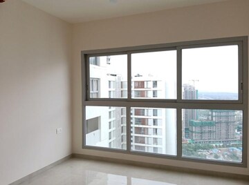 Room in 3 BHK Apartment at Piramal Vaikunth Vraj, Balkum Pada – for Rent