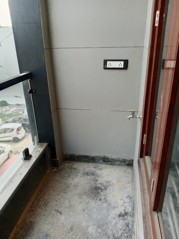  2 BHK Builder Floor at Sector 18 – for Rent