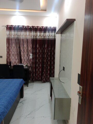 Master Bedroom in 2 BHK Builder Floor at Sector 13 – for Rent