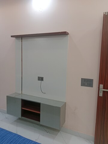 Room in 2 BHK Builder Floor at Sector 13 – for Rent