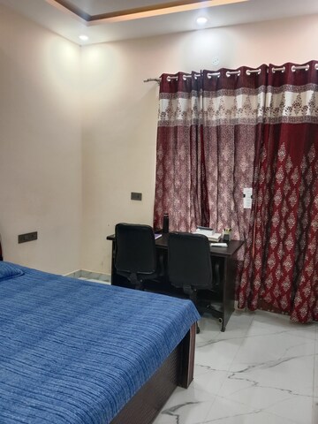 Bedroom in 2 BHK Builder Floor at Sector 13 – for Rent
