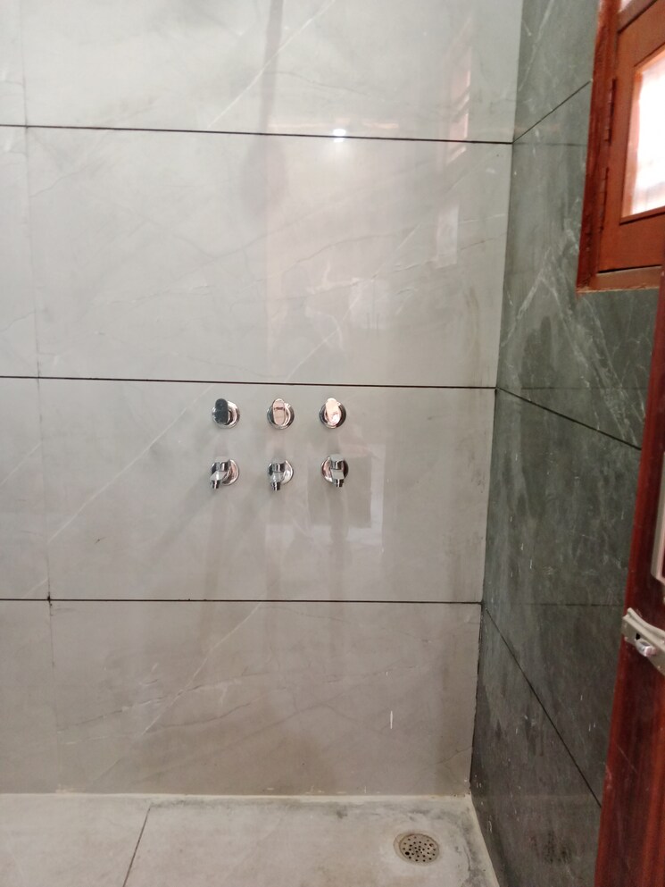 Bathroom, sector 13 2 Bedroom 963 Sq.Ft. Builder Floor In Sector 13 Panipat 8850072