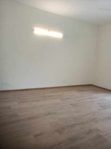 Room in 4 BHK Apartment at Lotus Panache, Sector 110 – for Rent