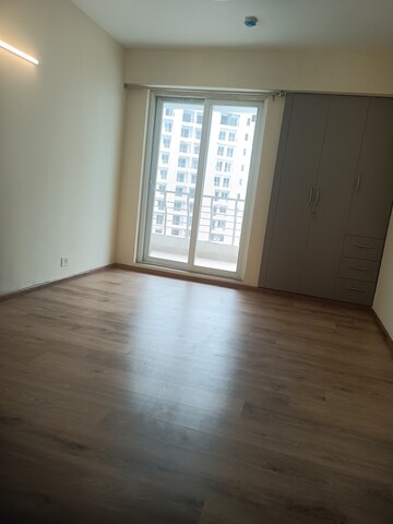 Room in 4 BHK Apartment at Lotus Panache, Sector 110 – for Rent