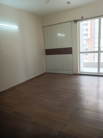 Room in 4 BHK Apartment at The 3C Lotus Panache, Sector 110 – for Rent