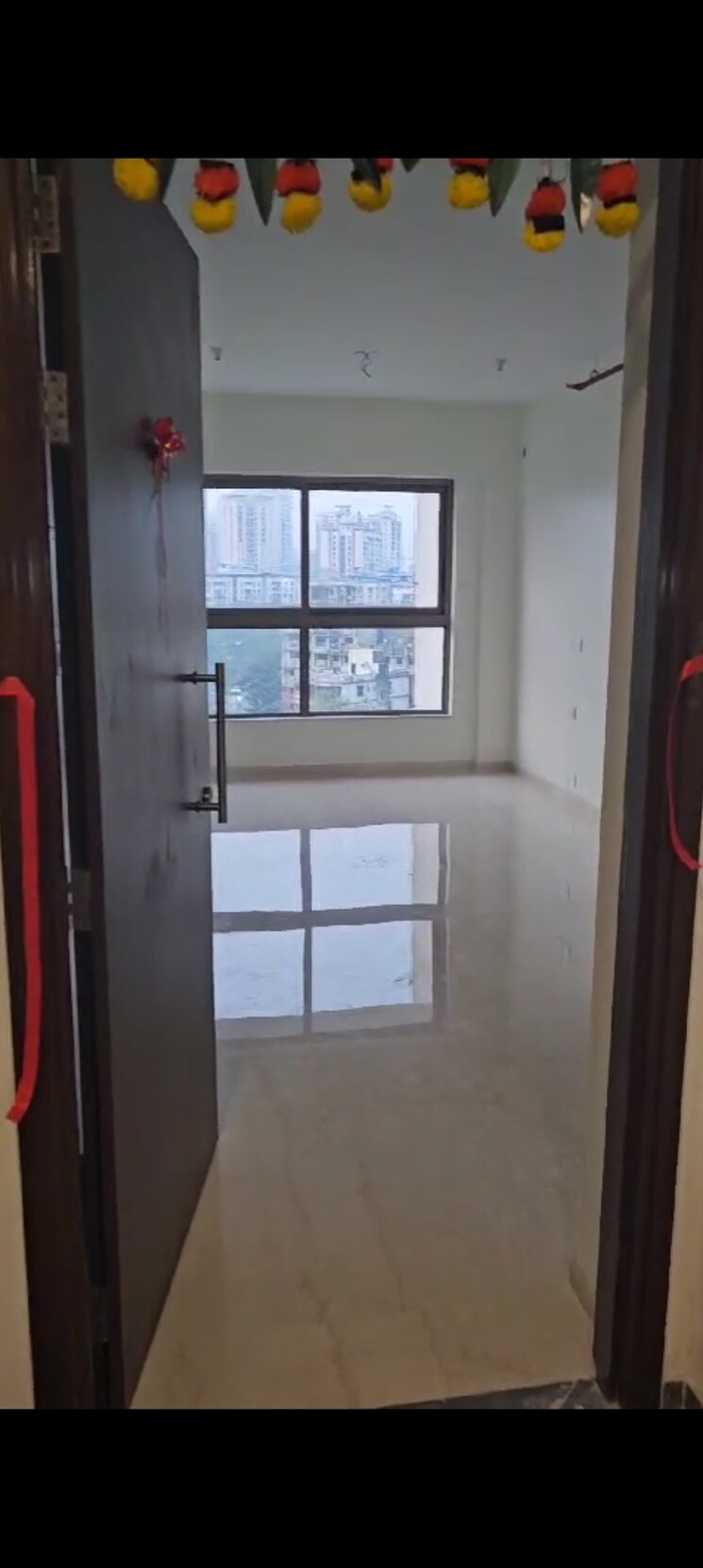 Bathroom, kalpataru-paramount 2 Bedroom 672 Sq.Ft. Apartment In Kapur Bawdi Thane 8850101