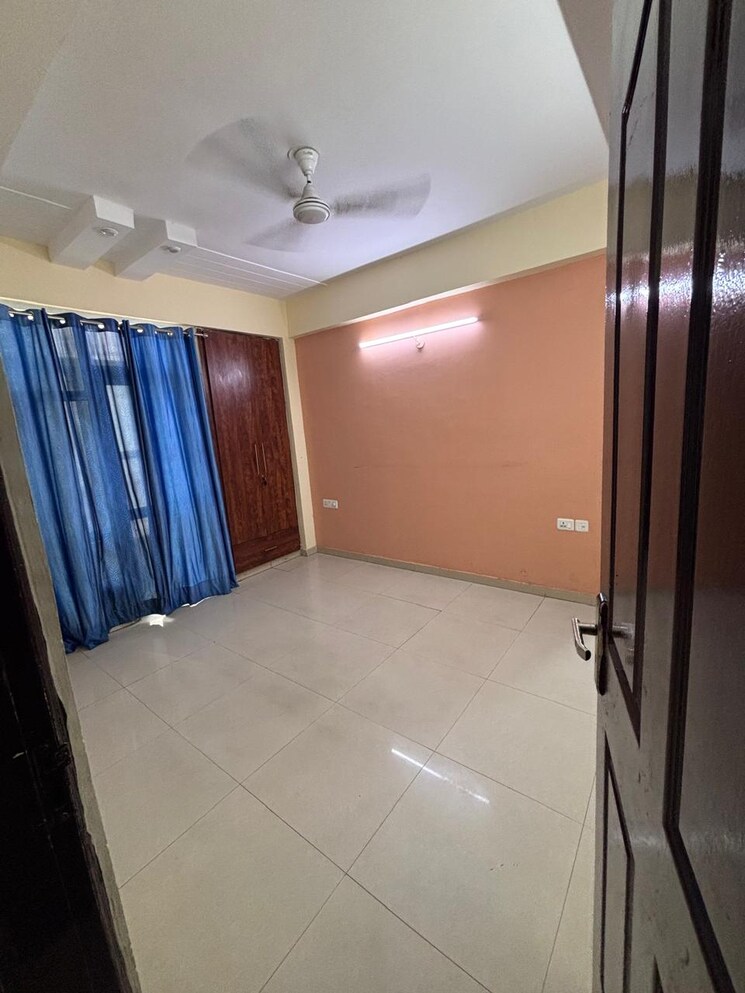 Room, prateek-wisteria 3 Bedroom 1735 Sq.Ft. Apartment In Sector 77 Noida 8850107