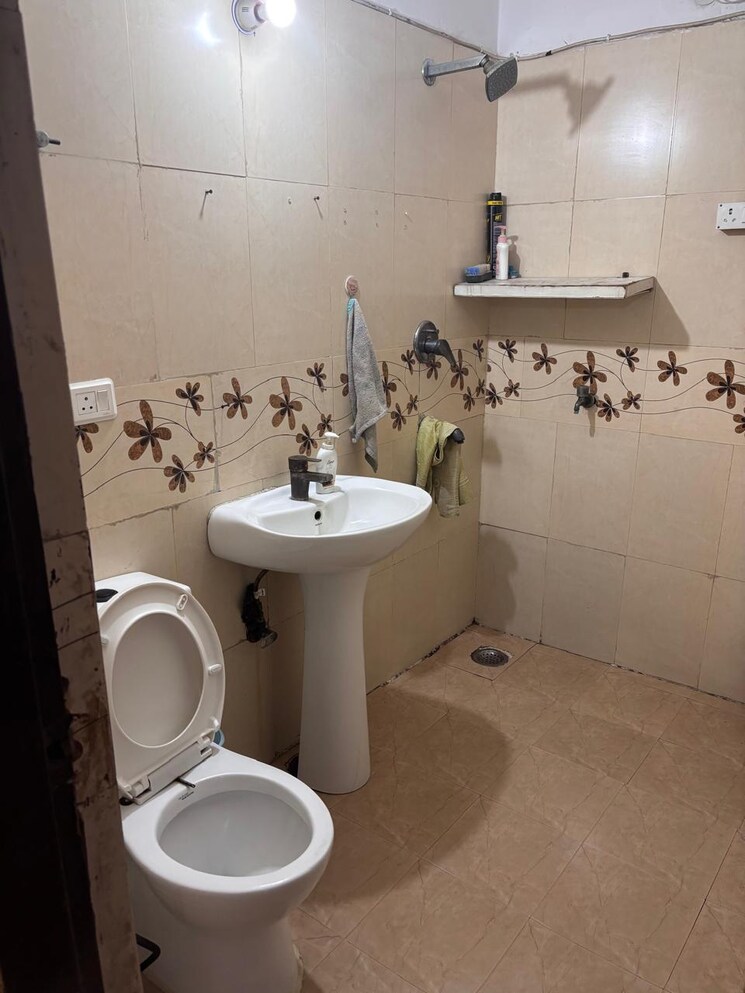 Bathroom, prateek-wisteria 3 Bedroom 1735 Sq.Ft. Apartment In Sector 77 Noida 8850107