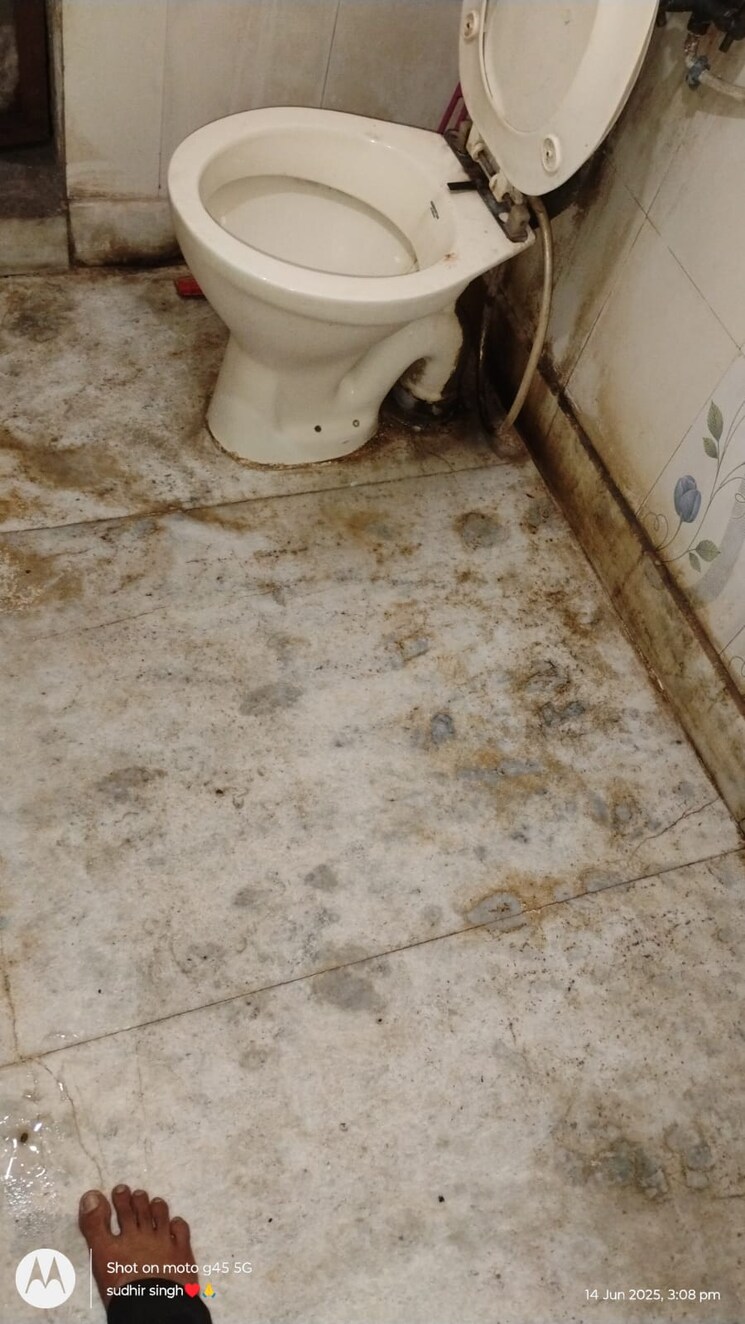 Bathroom, new ashok nagar 1 Bedroom 556 Sq.Ft. Builder Floor In New Ashok Nagar Delhi 8850108