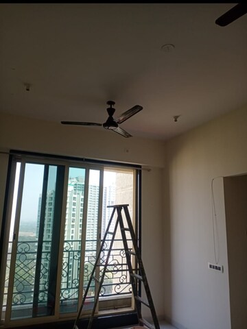 Room in 2 BHK Apartment at Gala Pride Palms, Thane West – for Rent