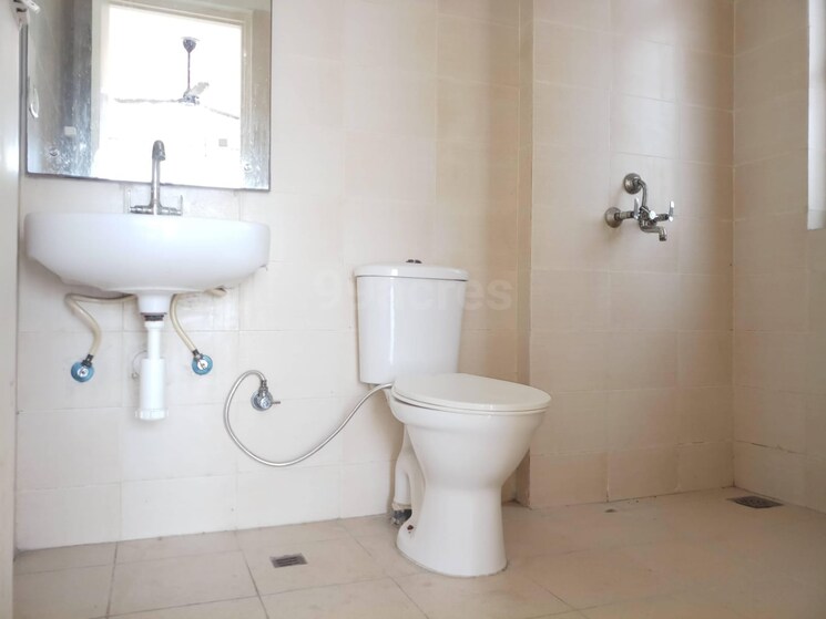 Bathroom, shiv-sai-park-apartments 2 Bedroom 1300 Sq.Ft. Apartment In Sector 87 Faridabad 8850128