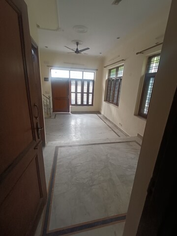 Room in 4 BHK Independent House at Palam Vihar Residents Association, Palam Vihar – for Sale