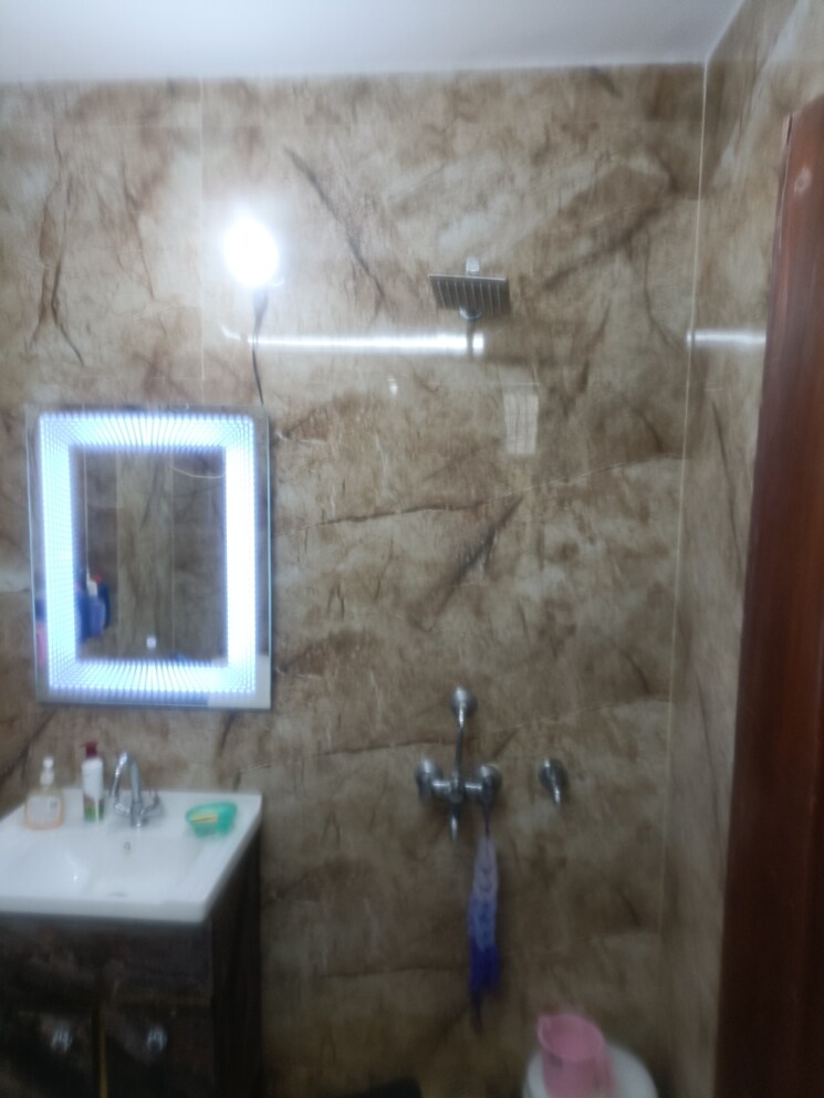 Bathroom, palam-vihar-residents-association 4 Bedroom 2200 Sq.Ft. Independent House In Palam Vihar Gurgaon 8850132