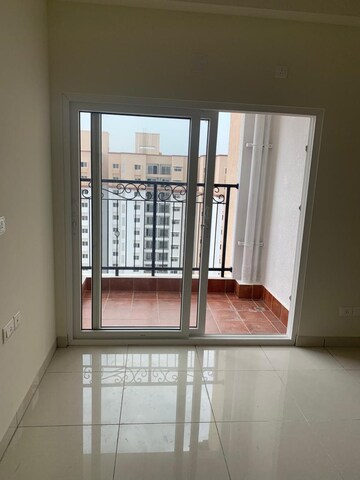 Room in 2 BHK Apartment at Prestige Jindal City, Bagalakunte – for Rent