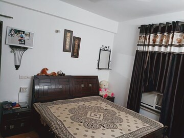 Bedroom in 3 BHK Builder Floor at SS Mayfield Gardens, Sector 51 – for Rent