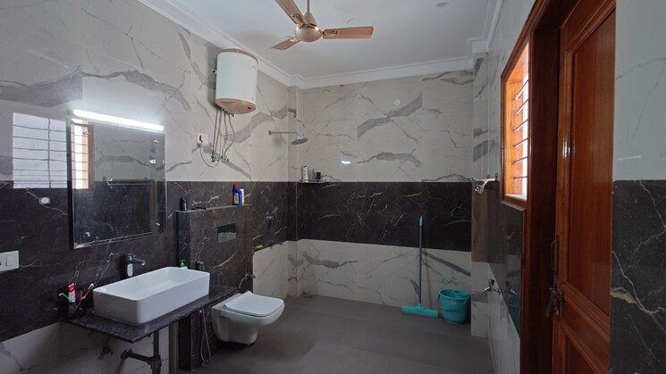 Master Bedroom, ss-mayfield-gardens 3 Bedroom 1865 Sq.Ft. Builder Floor In Sector 51 Gurgaon 8850177