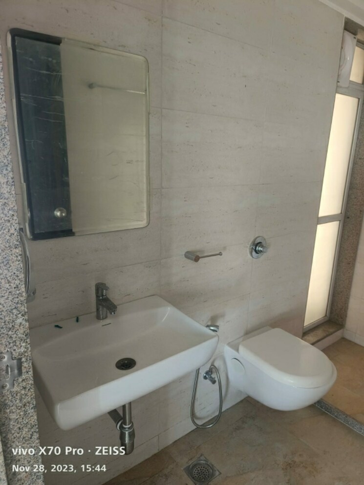 Bathroom, nahar-cayenne 2 Bedroom 790 Sq.Ft. Apartment In Powai Mumbai 8850210