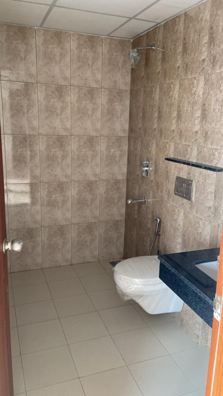 Bathroom, shapoorji-pallonji-joyville-gurgaon 3 Bedroom 1692 Sq.Ft. Apartment In Sector 102 Gurgaon 8850207
