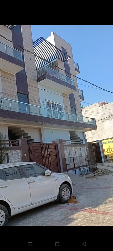2 BHK Independent House – Exterior View View at Jankipuram Vistar - for Rent