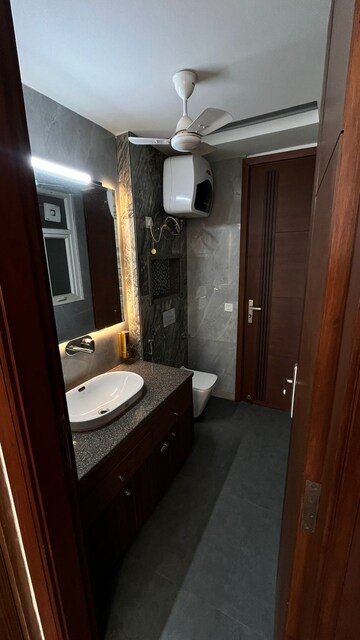 Living Room in 3.5 BHK Builder Floor at Sector 57 – for Rent
