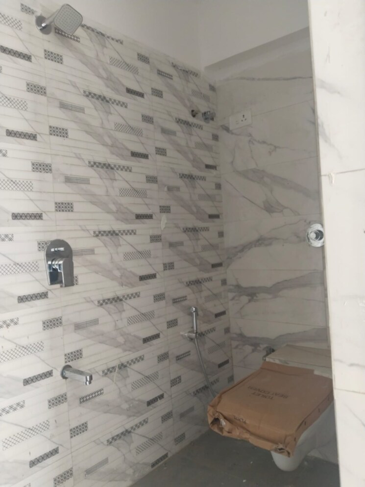 Bathroom, monalisa-chs-borivali 2 Bedroom 600 Sq.Ft. Apartment In Borivali West Mumbai 8850276