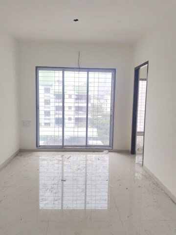 Room in 2 BHK Apartment at Monalisa CHS Borivali, Borivali West – for Rent