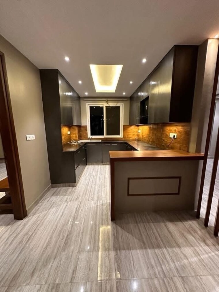 Kitchen, igi airport area 3 Bedroom 1000 Sq.Ft. Builder Floor In Igi Airport Area Delhi 8850281