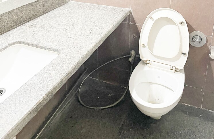 Bathroom, thane west Pg For Girls In Thane West 8850282