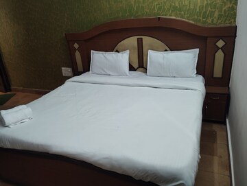 Bedroom in 3 BHK Builder Floor at Sushant Lok I – for Sale
