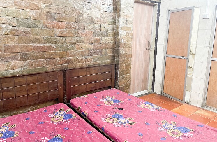 Room, thane west Pg For Girls In Thane West 8850345