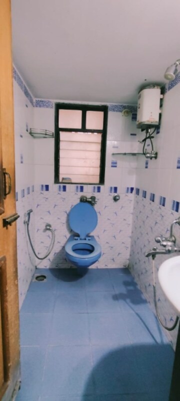 Bathroom in 1 BHK Apartment at El Plaza Apartments, Borivali West – for Rent