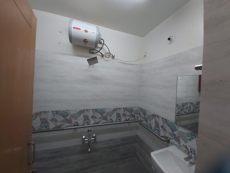 Bathroom, karishma-society 2.5 Bedroom 1290 Sq.Ft. Apartment In Kothrud Pune 8850398
