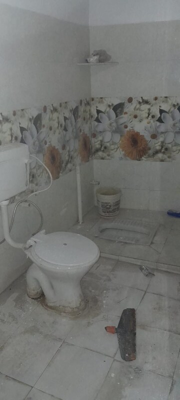 Bathroom in 1.5 BHK Builder Floor at Aliganj – for Rent