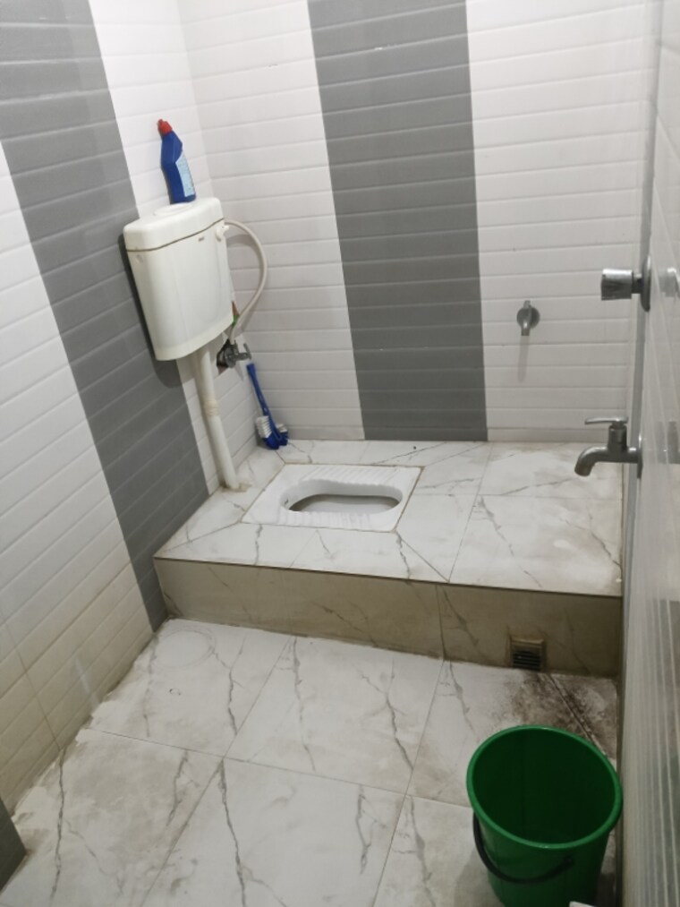 Bathroom, garia 3 Bedroom 1200 Sq.Ft. Apartment In Garia Kolkata 8850436