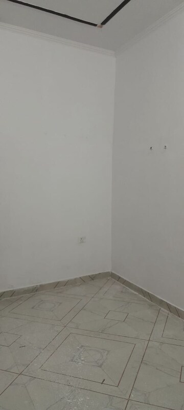 Room in 2 BHK Independent House at Jankipuram – for Rent