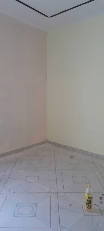 Room in 2 BHK Independent House at Jankipuram – for Rent