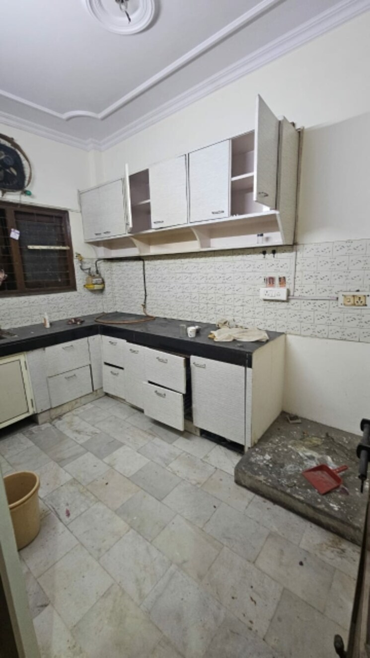 Kitchen, new rajinder nagar 3 Bedroom 1630 Sq.Ft. Builder Floor In New Rajinder Nagar Delhi 8850443