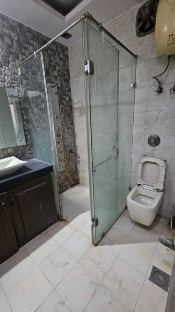 Bathroom in 3 BHK Builder Floor at New Rajinder Nagar – for Rent
