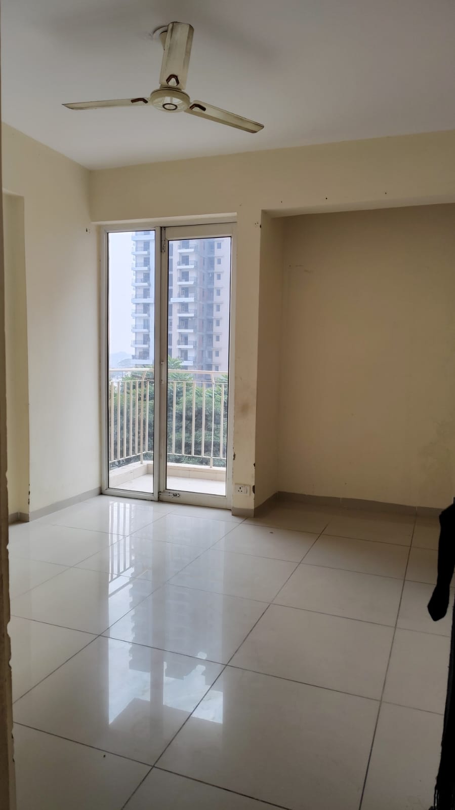 2 BHK + Pooja Room Apartment For Rent in Wave Dream Homes