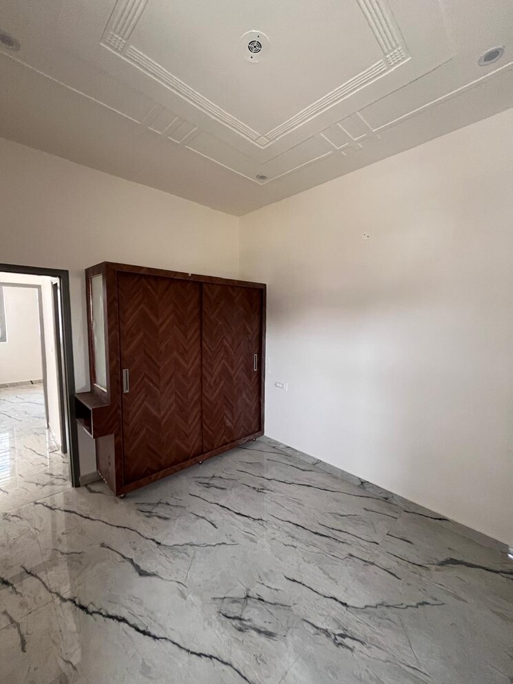 Room, sector 125 4 Bedroom 90 Sq.Yd. Independent House In Sector 125 Mohali 8850445