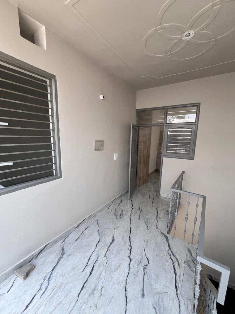 Balcony, sector 125 4 Bedroom 90 Sq.Yd. Independent House In Sector 125 Mohali 8850445