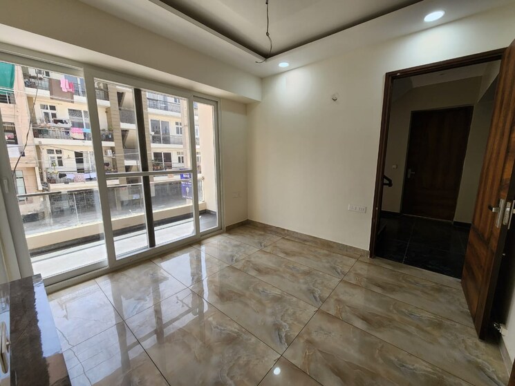 Room, dhakoli 3 Bedroom 120 Sq.Yd. Apartment In Dhakoli Zirakpur 8850451