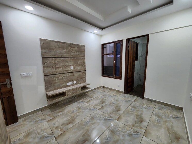 Room, dhakoli 3 Bedroom 120 Sq.Yd. Apartment In Dhakoli Zirakpur 8850451