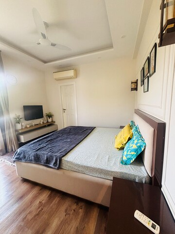 Bedroom in 4 BHK Builder Floor at Emaar Emrald Floors Select, Sector 65 – for Rent