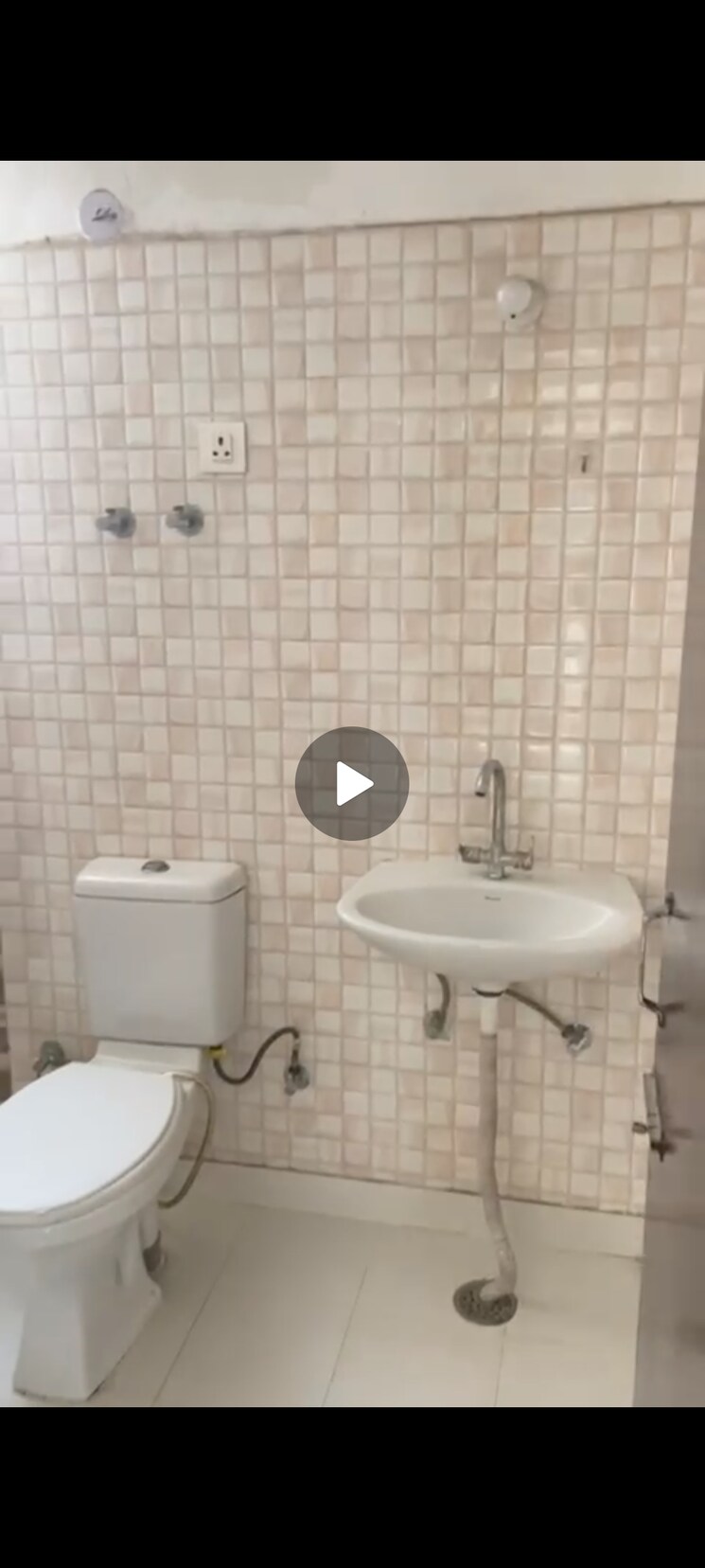 Bathroom, sg-grand 2 Bedroom 696 Sq.Ft. Apartment In Raj Nagar Extension Ghaziabad 8850524