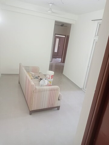 Room in 2 BHK Apartment at Mahagun Mywoods, Sector 16c Greater Noida – for Rent