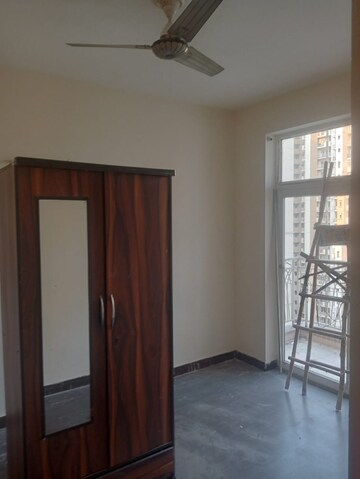 Room in 2 BHK Apartment at Mahagun Mywoods, Sector 16c Greater Noida – for Rent