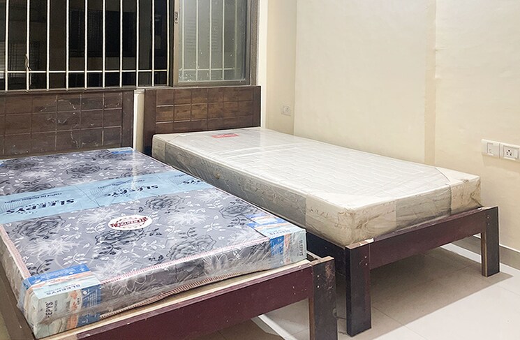 Room, thane west Pg For Boys In Thane West 8850502